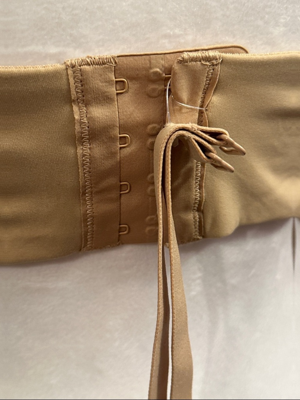 SKIMS Strapless Bra - Tan size 38D. - Picture 4 of 10